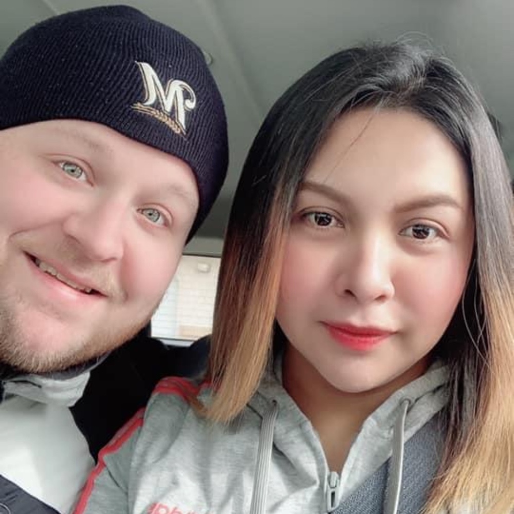 Meet your newlywed Poshers, Jay and May